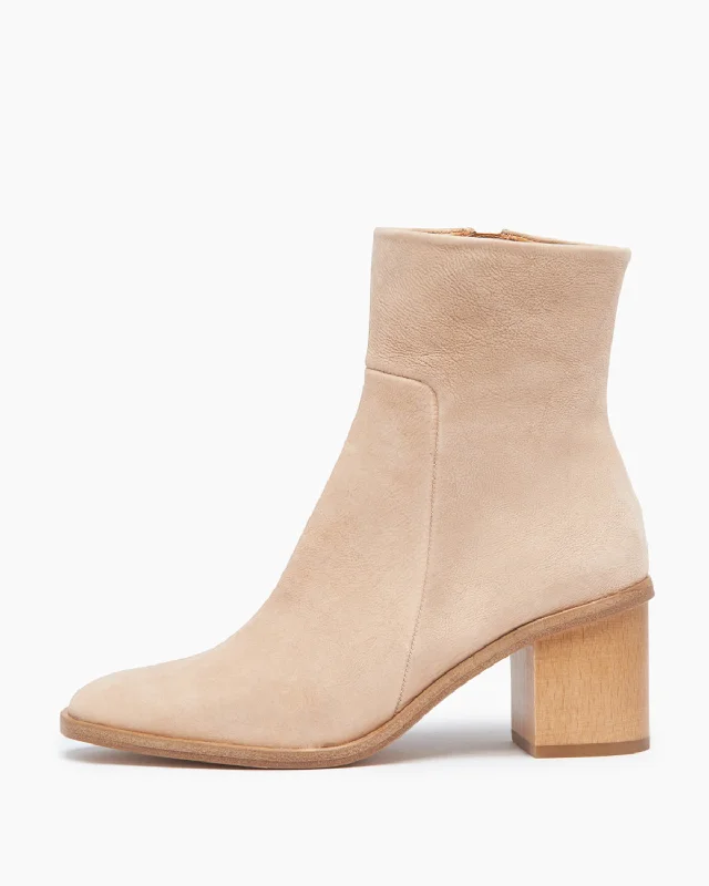 Boots with light airy soles -Babe Leather Bootie | Otter Sabia