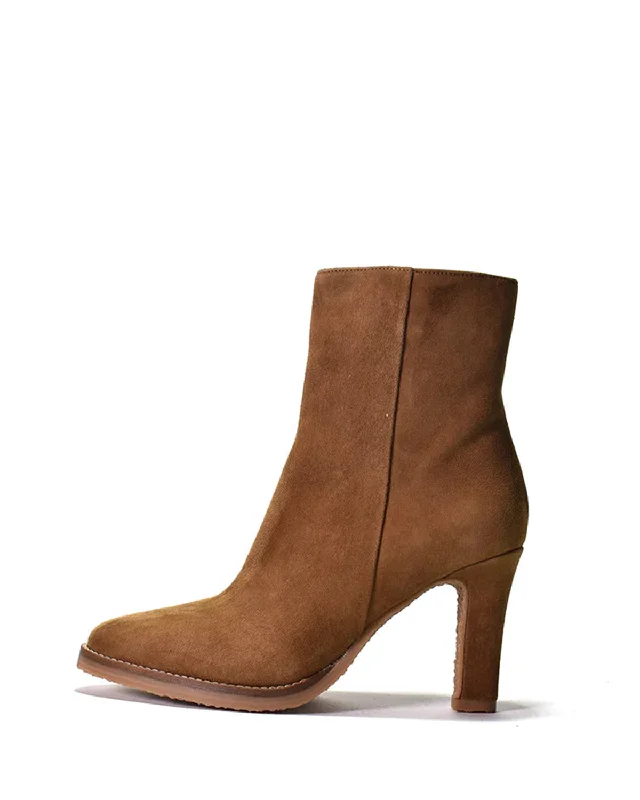 Boots with spacious toe room -Novah Boot | Canape Suede