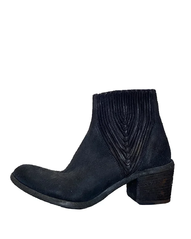 Boots for small rainy gatherings -Pat Boot | Black Suede