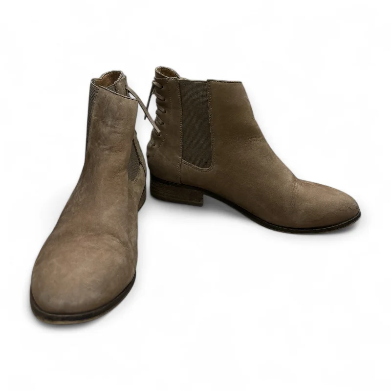 Flats for earthy vibes -Boots Ankle Flats By Aldo In Tan, Size: 9