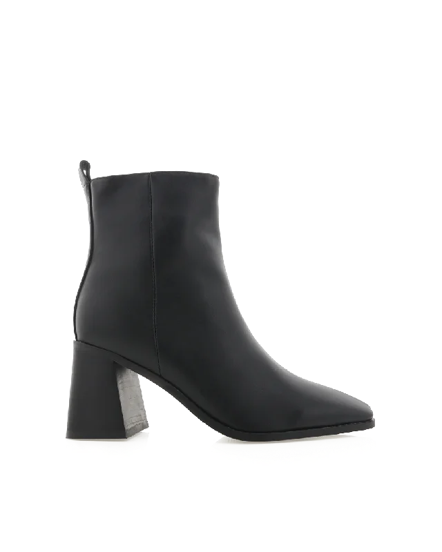 Boots for outdoor rainy scenes -SVEA - BLACK