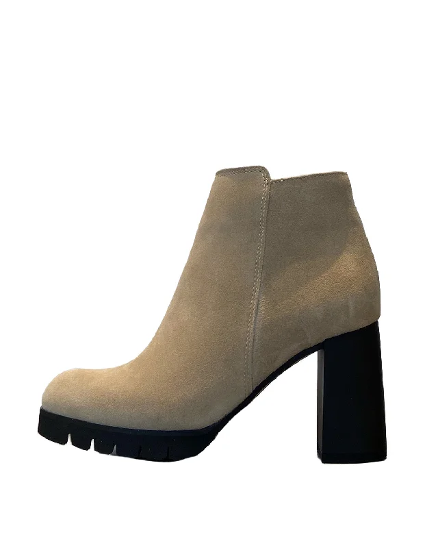 Boots with steady sole linings -Maya Bootie | Sand Suede