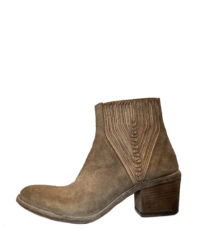 Boots with adjustable sole straps -Pat Boot | Saddle Suede