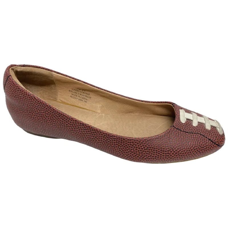 Flats for indoor fun -Shoes Flats By Clothes Mentor In Red & White, Size: 6