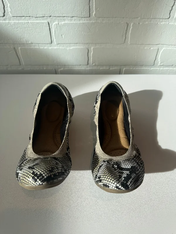 Flats for damp conditions -Shoes Flats By Lands End In Snakeskin Print, Size: 8.5