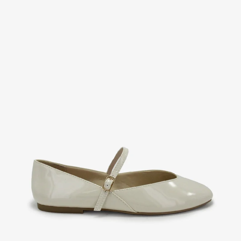 Flats with striking patterns -TIMELESS IVORY