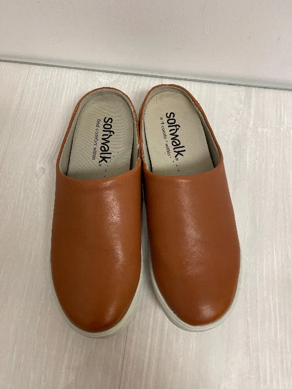 Neat flats for home flair -Shoes Flats By Clothes Mentor In Tan, Size: 7