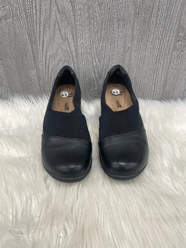 Plush flats for long wear -Shoes Flats By Clarks In Black, Size: 6.5