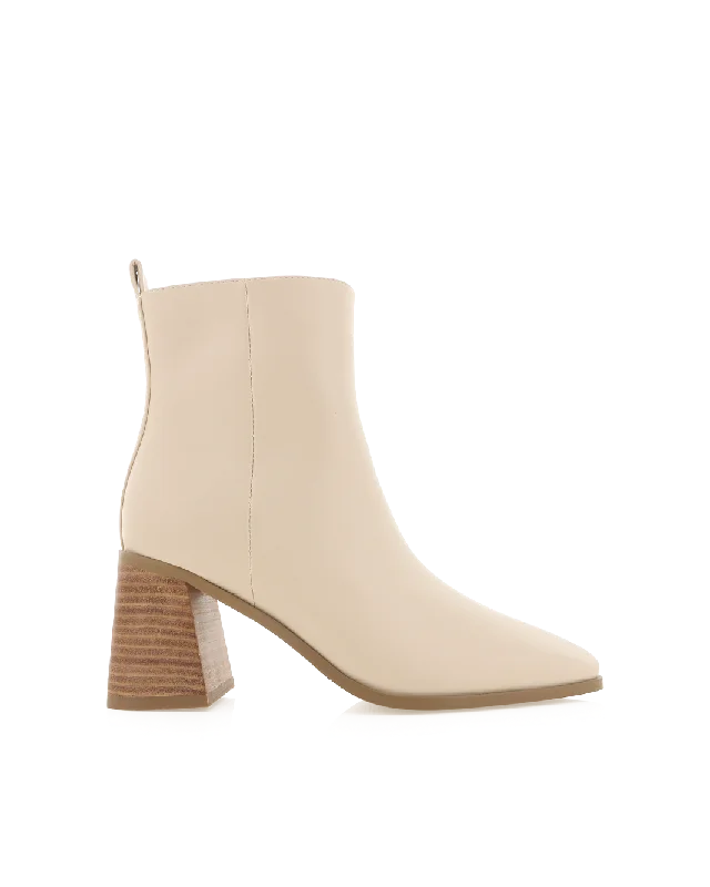 Boots for outdoor dusk meals -SVEA - BUTTERCREAM